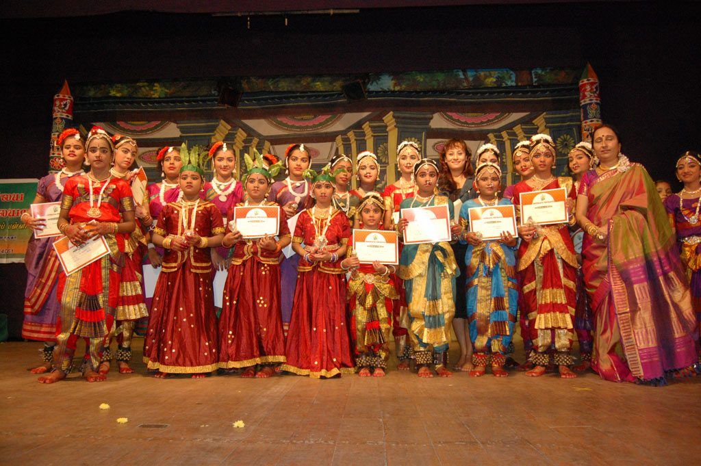 maanu at sruthilaya vidhyalaya 21st anniversary - pictures | Picture 132180